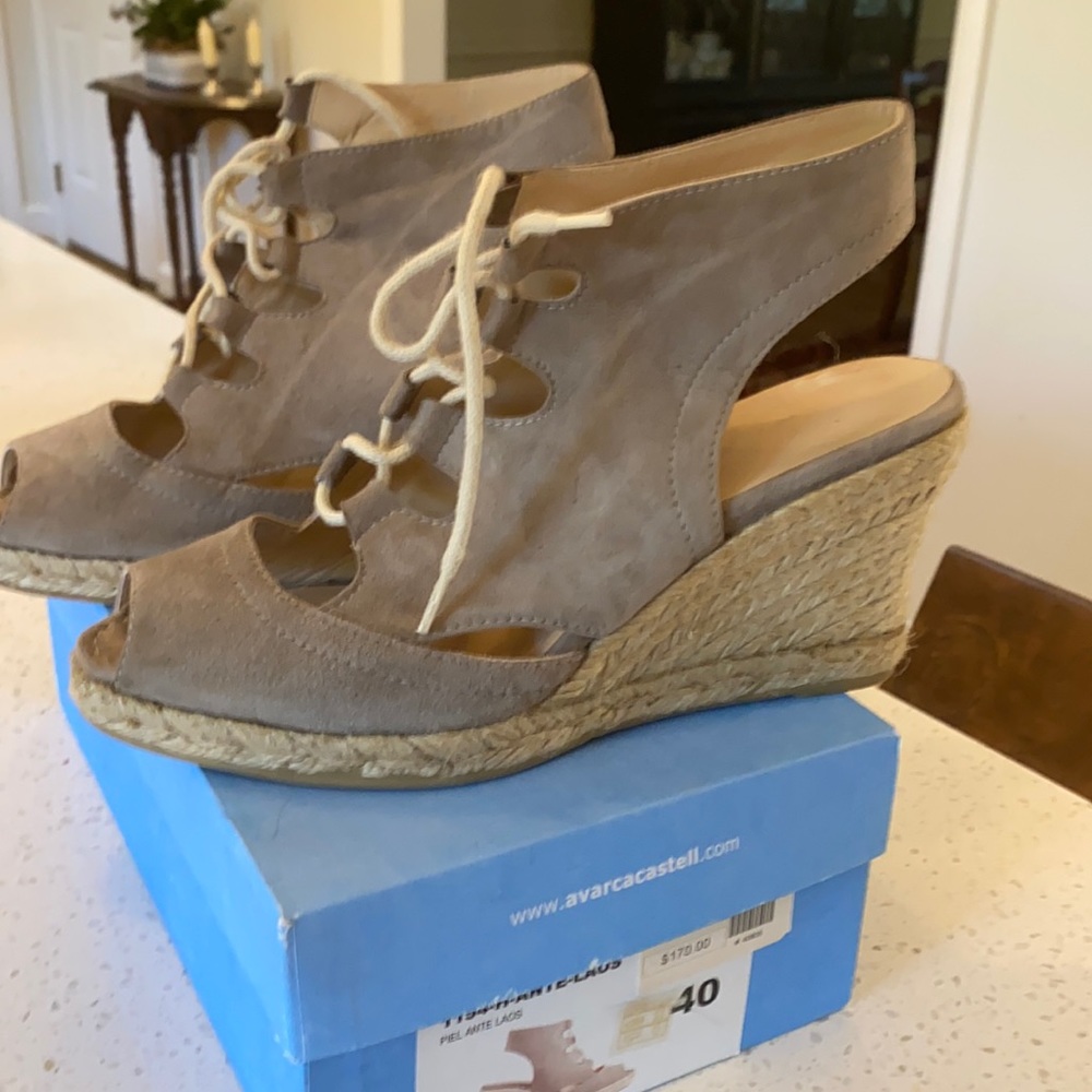 Castell piel ante Laos suede lace up espadrilles. Gray used condition. Size 40.